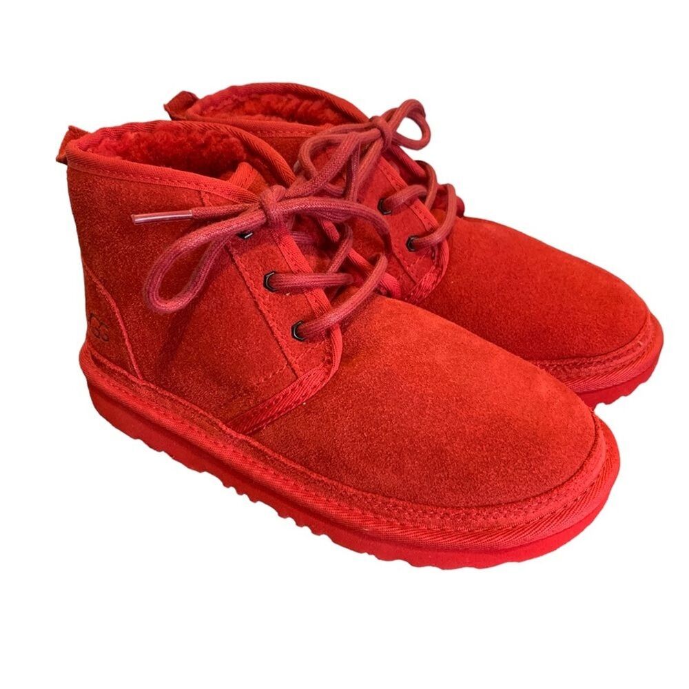 UGG NEW Unisex Neumel II Boots Chukka Boot Red Size 2 Youth
